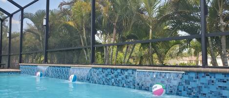Piscine extérieure, piscine chauffée