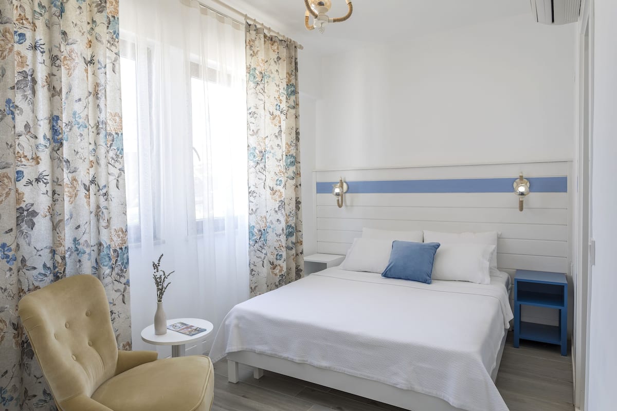 Double Room, 1 Double Bed | 1 bedroom, premium bedding, blackout drapes, free WiFi