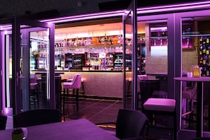 Bar (in der Unterkunft)