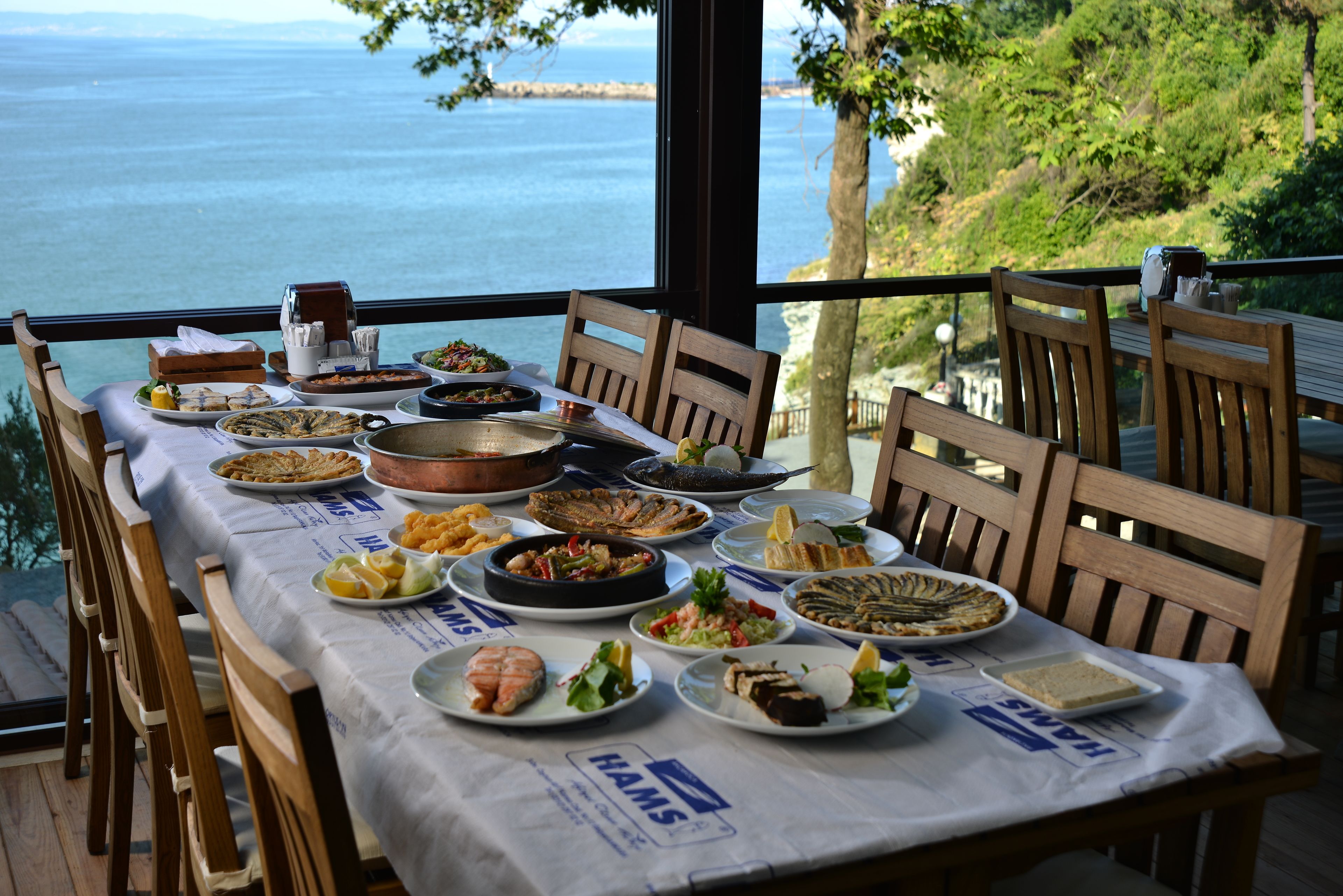 breakfast, lunch and dinner served