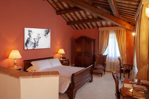 Suite – junior | Sengetøy av topp kvalitet, safe på rommet og blendingsgardiner