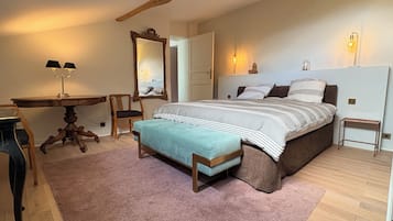 Suite Cyprès | 1 camera, biancheria da letto di alta qualità, copriletto in piuma