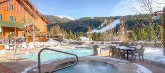 Keystone 2 bed 2 bath in River Run Village - walk to ski lifts.