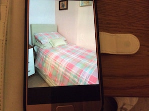 2 bedrooms, iron/ironing board, WiFi