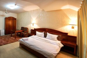 标准双人房 | 办公桌、隔音、熨斗/熨板、免费 WiFi