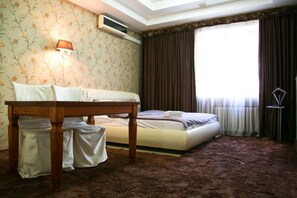 华丽双人房 | 办公桌、隔音、熨斗/熨板、免费 WiFi