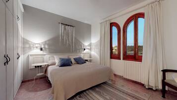 Standard Room, Vineyard View | Premium bedding, down comforters, individually decorated