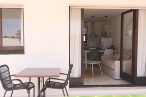 Apartemen Keluarga | Teras/patio