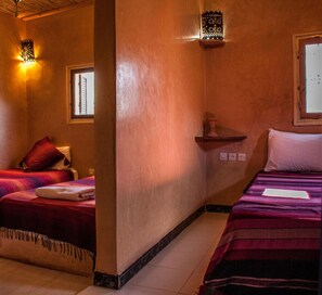 Individually decorated, individually furnished, rollaway beds, free WiFi - Hotel Chellal d'Ouzoud (Ait Taguella)