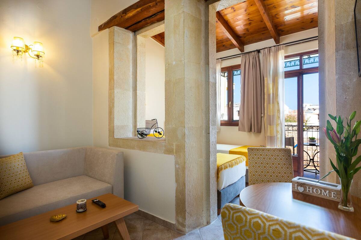 Suite, Balcony, Pool View | Desk, soundproofing, WiFi (free), bed sheets
