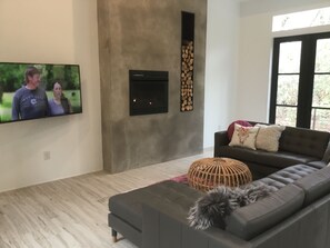 TV, fireplace, stereo