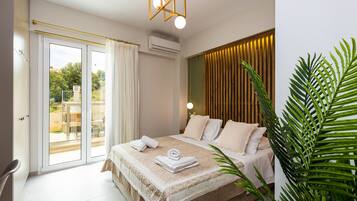 Apartment, 1 Schlafzimmer, eingeschränkter Meerblick | Schreibtisch, schallisolierte Zimmer, Bügeleisen/Bügelbrett