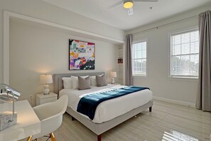3 chambres, fer et planche à repasser, draps fournis