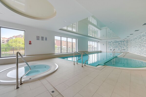 Indoor pool - Apartinfo Apartments Waterlane Island (Gdansk)