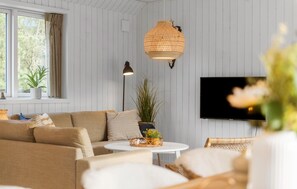 Fernseher, Kamin, Tischfußball