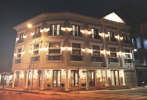 Fasade – kveld/natt