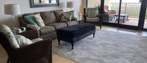 Smart TV, DVD player