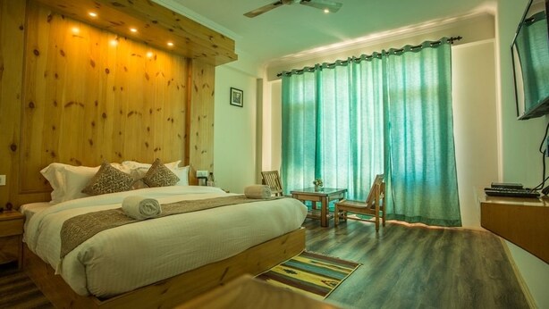 Phòng đôi Deluxe, quang cảnh vườn | Bàn ủi/dụng cụ ủi quần áo, giường gấp/giường phụ (phụ phí)