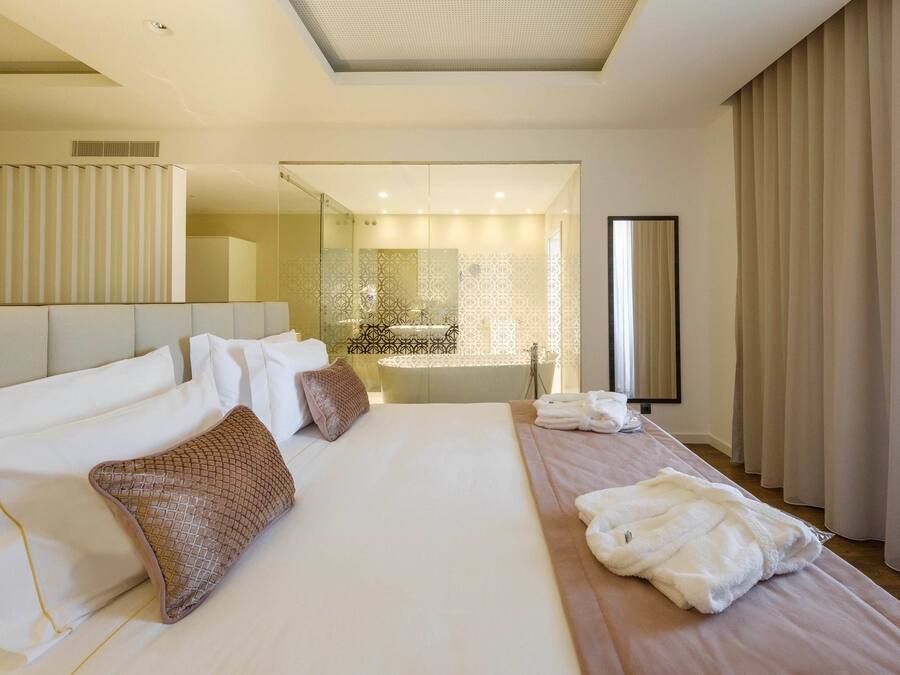 Superior-Suite | 1 Schlafzimmer, Minibar, Zimmersafe, Schreibtisch