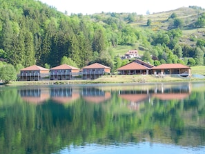 Vista frontal de la propiedad