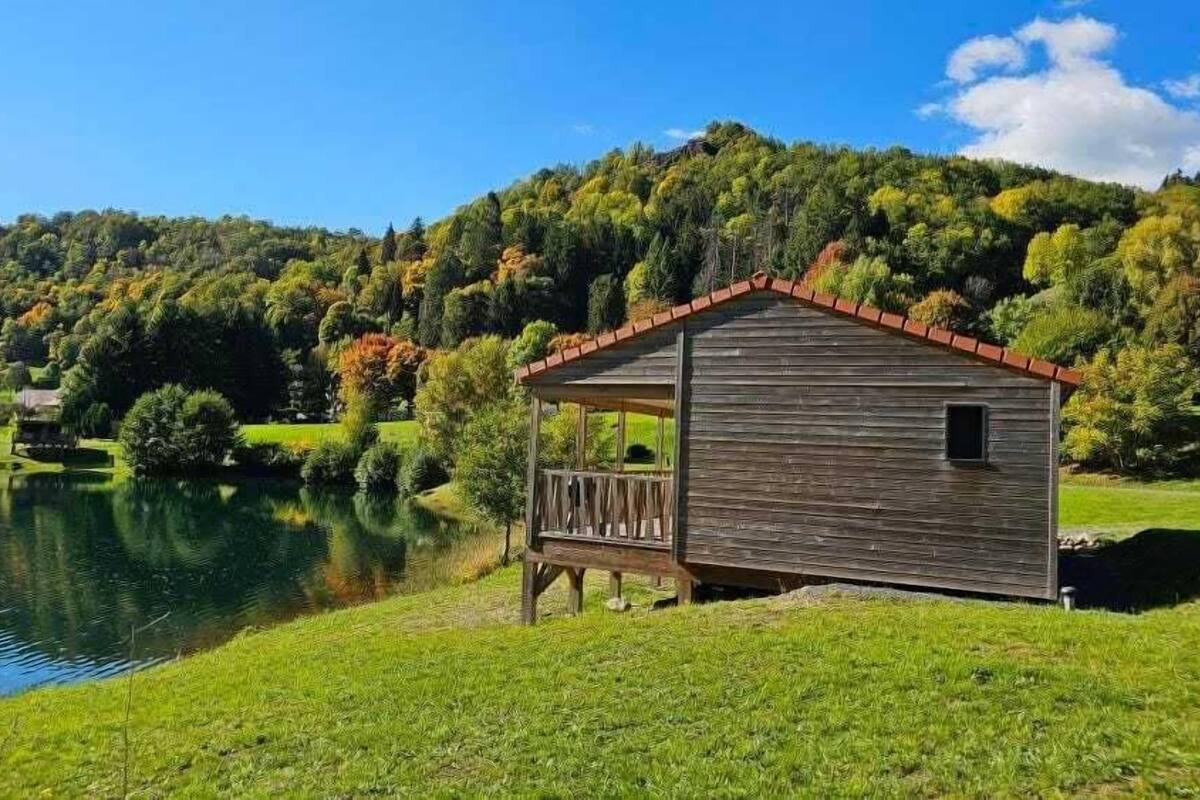 Standard Chalet | Living area | TV