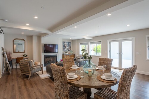 Carmel-By-The-Sea  Two King Bedroom Rental  w/ En Suite Granite Baths