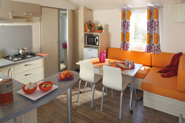 客房内保险箱、特色装修、特色家居、床单