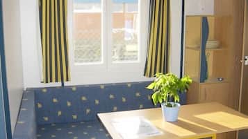 บ้านเคลื่อนที่ (4 pers.) | ตู้นิรภัยในห้องพัก, ห้องพักตกแต่งอย่างมีเอกลักษณ์, ตกแต่งพิเศษโดยเฉพาะ