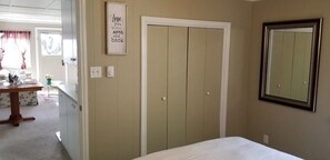 1 chambre, fer et planche à repasser, Wi-Fi, draps fournis