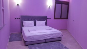 Studio | Minibar, individuelt dekorert, individuelt innredet og skrivebord