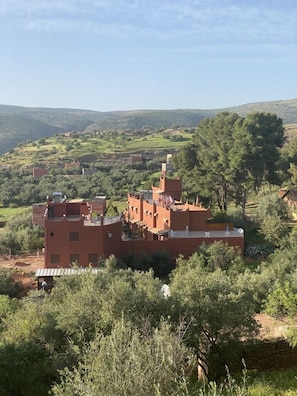 Front of property - Hôtel Ajil Ouzoud (Ait Taguella)