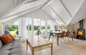 Téléviseur, foyer, lecteur de DVD
