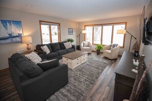 Älytelevisio, takka, videopelejä, stereot