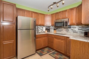 Premium Studio, Ocean View | Private kitchen