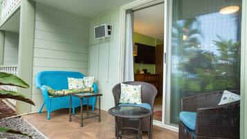 Premium Studio, Ocean View | Lanai