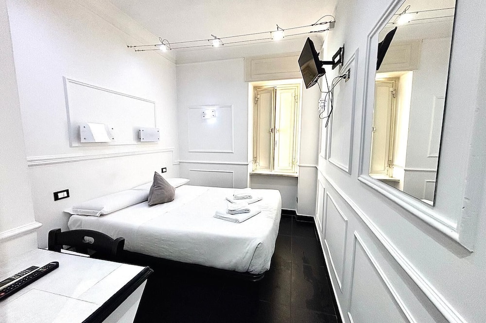 Palace Rome - Hostel