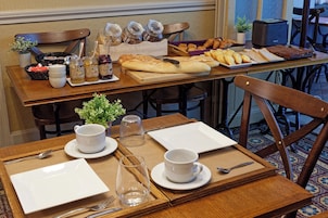 Buffet breakfast for a fee on weekends