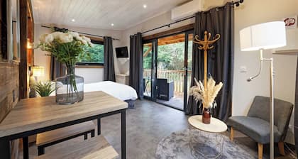 Appartements Pied à Terre, haut standing avec cuisine équipée et terrasse / Groupe HRM