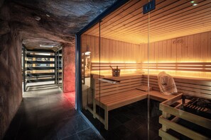 Sauna, hot tub, steam room, Turkish bath, body treatments - Chalets Izia (Val-d'Isere)