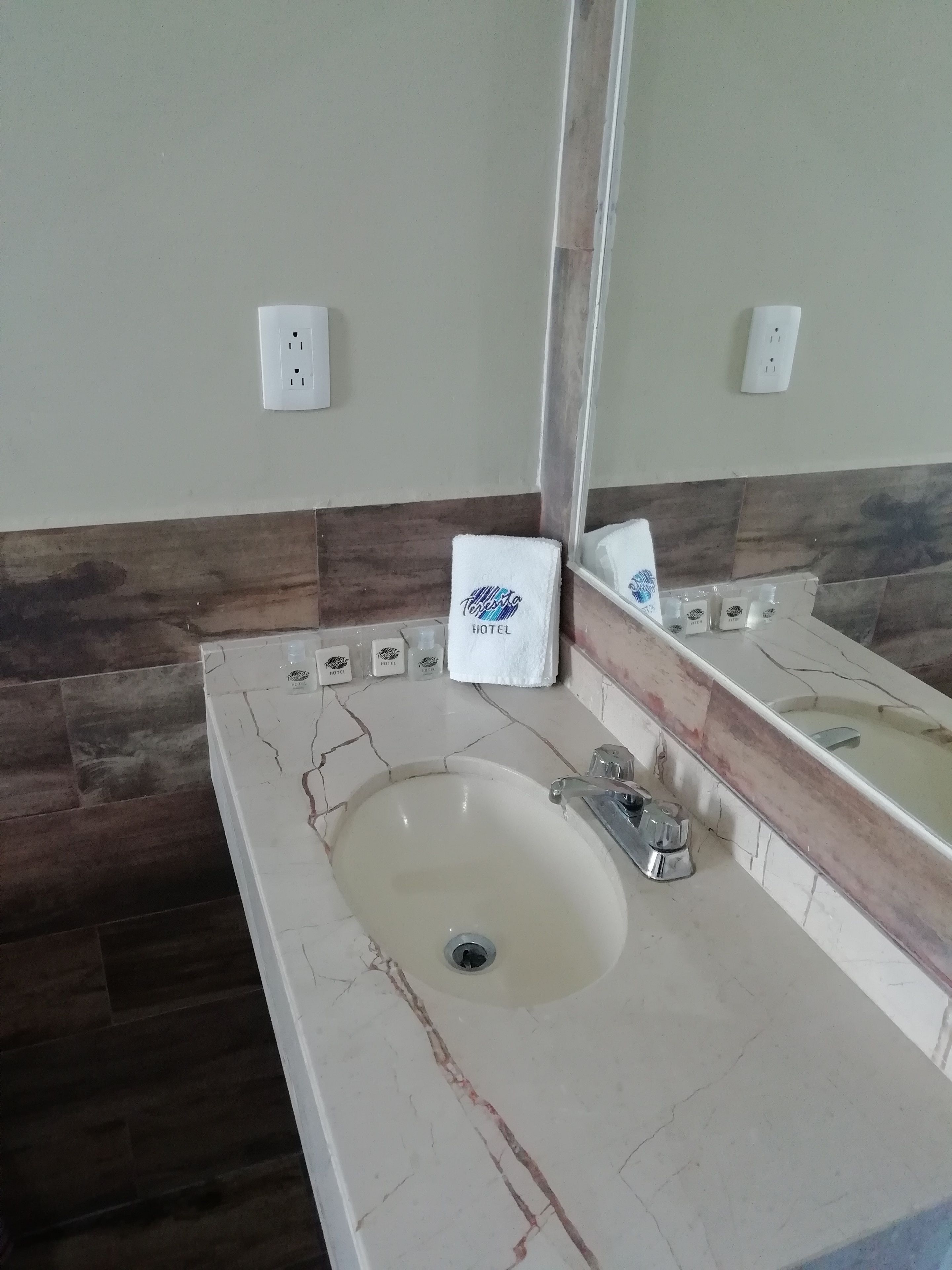 Ducha y cabezal de ducha tipo lluvia