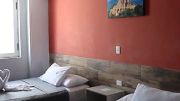 Quarto família, 2 camas de casal | Cofres nos quartos, cortinas blackout, ferros/tábuas de passar roupa