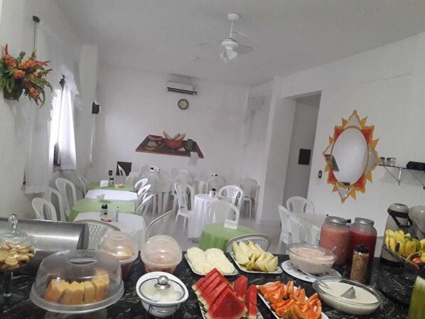 Tägliches inbegriffenes Frühstücksbuffet