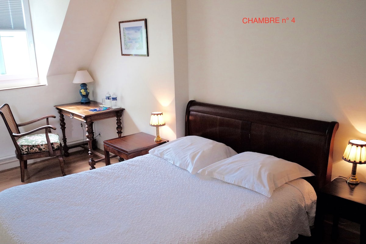 Double Room (4) | Desk, free WiFi, individually decorated, individually furnished