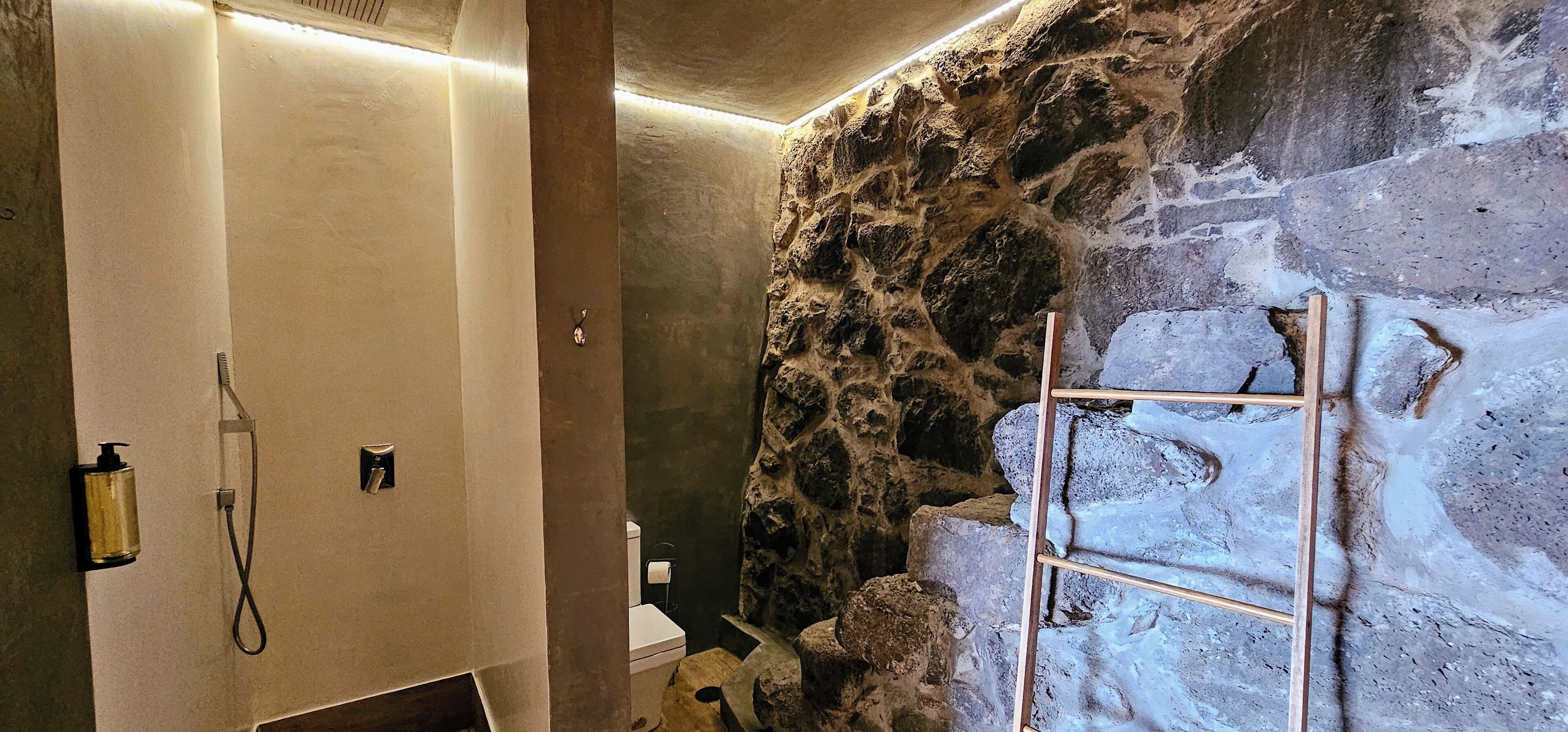 Suite, 1 King Bed, Ocean View (2) | Bathroom