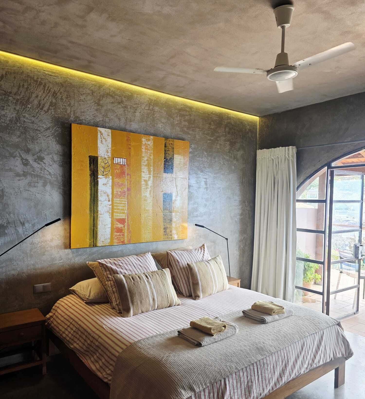 Suite, 1 cama King size, vista al océano (3) | Ropa de cama de alta calidad, camas con efecto memoria y escritorio 