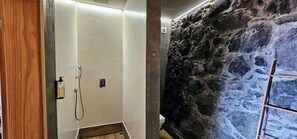 Suite, 1 très grand lit, vue océan (1) | Salle de bain