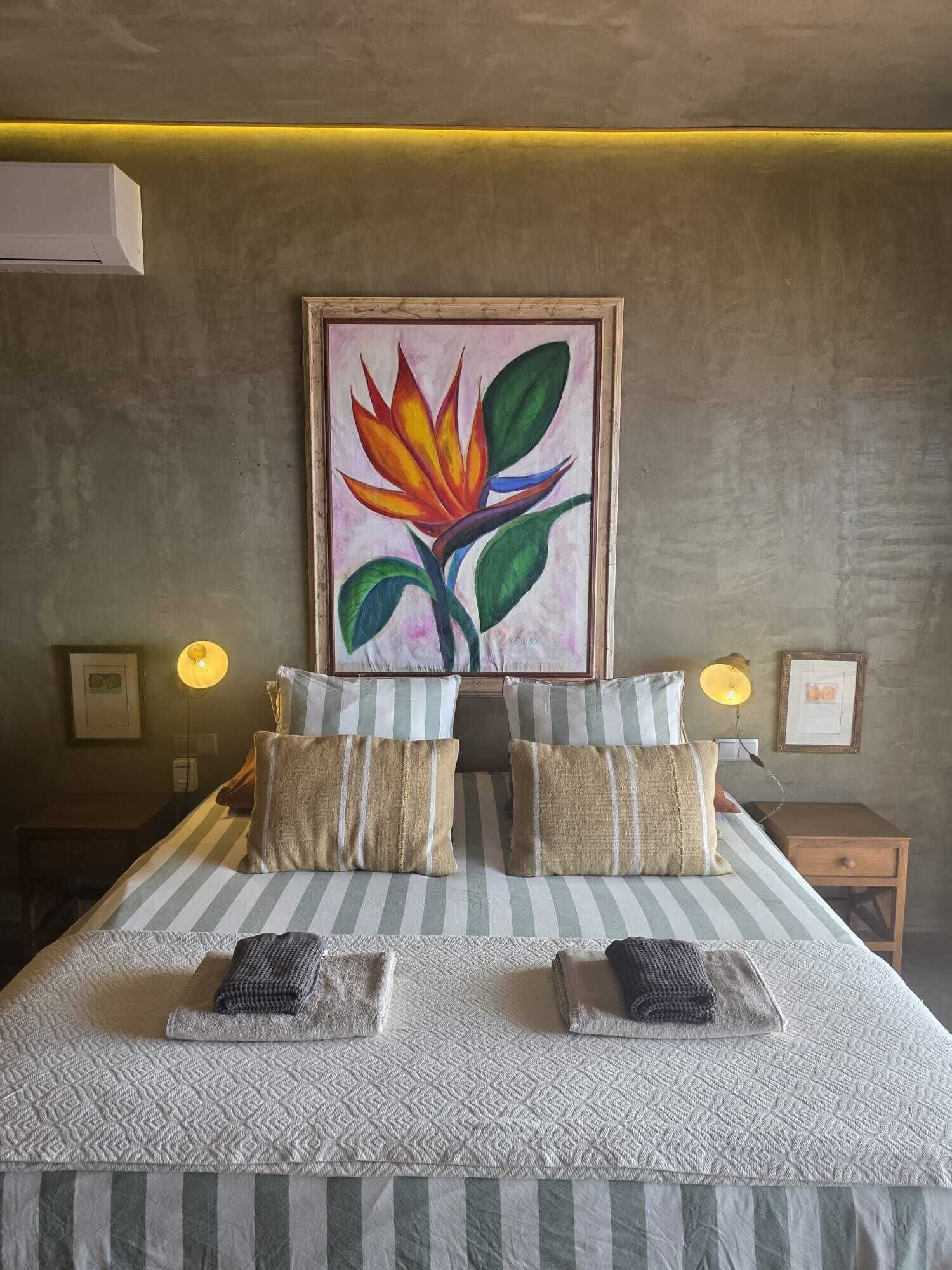 Suite, 1 kingsize bed, uitzicht op zee (4) | Luxe beddengoed, bedden met traagschuimmatrassen, een bureau