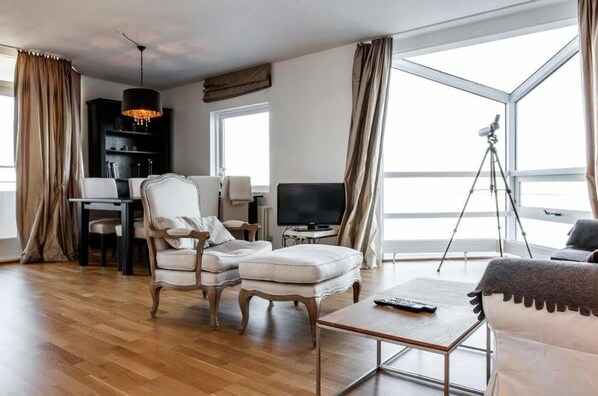 Apartment, 2 Bedrooms, Balcony, Ocean View (83053) | Living room | TV - Apartment K1 (Reykjavik)