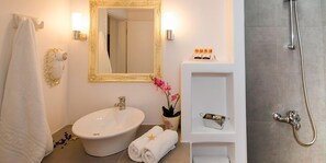 Doppia Economy | Bagno | Doccia, set di cortesia gratuito, asciugacapelli, pantofole