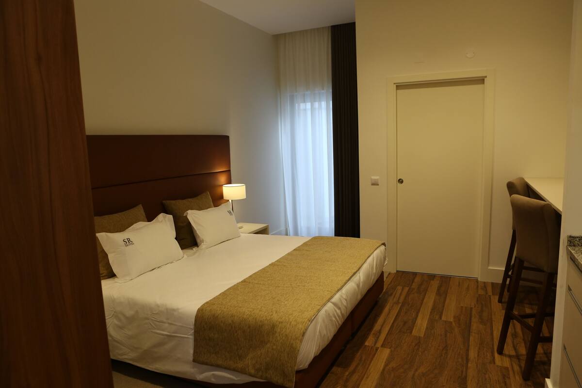 Double Room, Kitchenette | In-room safe, laptop workspace, blackout curtains, soundproofing